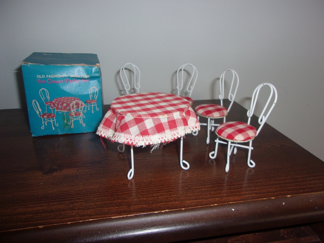 Dollhouse Old Fashioned Miniature Ice Cream Parlor Set 93963