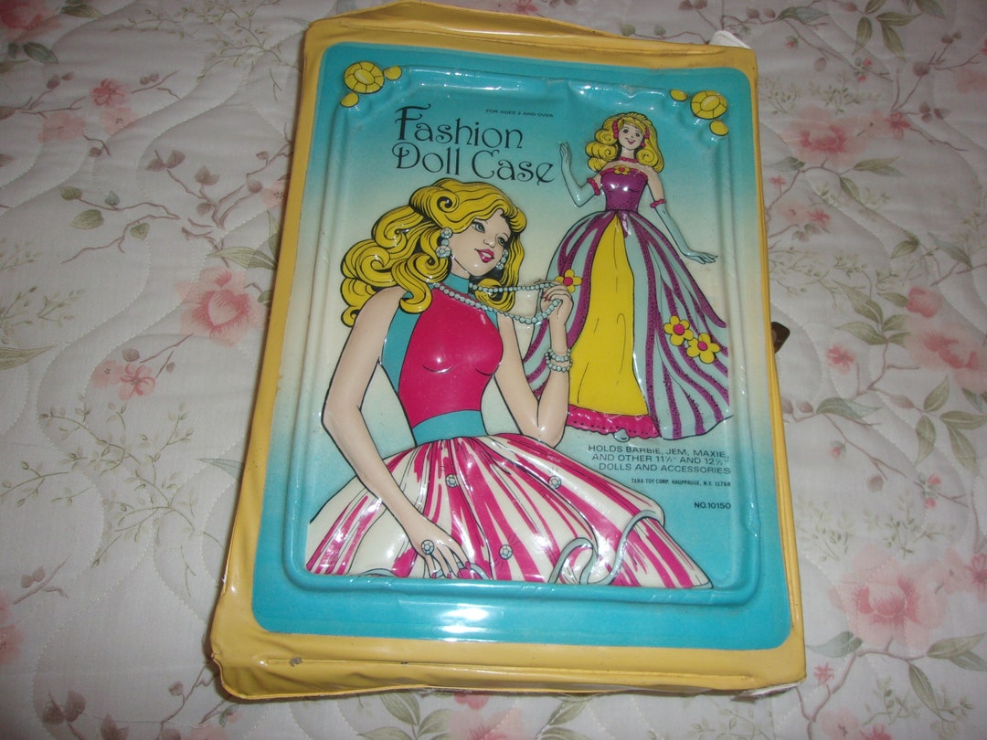 Vintage Fashion Doll Case No. 10150 by Tara Toy Corp. includes 3 Barbie