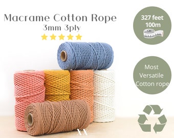 Pode incluir: Seis rolos de corda de algodão de 3 mm de 3 fios em várias cores, incluindo azul, amarelo, rosa, marrom e branco. A corda tem 327 pés (100 metros) de comprimento e é descrita como "Corda de algodão mais versátil".
