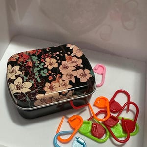 Crochet Markers in Tin. Set of 50 crochet markers