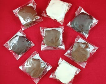 Pecans, Caramel and Chocolatey Goodness. "Hippos" (Includes 1 Hippo)