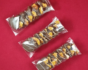 Pretzel Crisps drenched in Caramel & dipped in Chocolatey Goodness "Snack Pack" (Includes 8 Pretzel Crisps per bag)