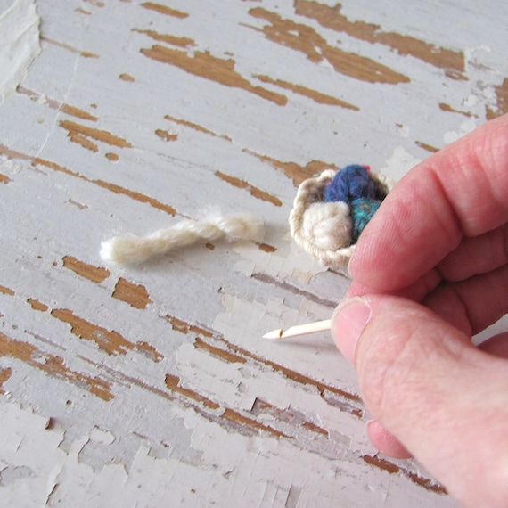 Handmade Inch to Foot 1:12 Miniature Dollhouse Wooden Crochet Hook Yarn Needle Roombox Model Collector Textile Fiber Artist Handspinner Gift
