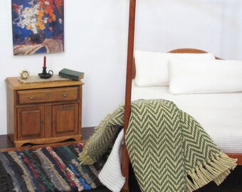 Casa de muñecas en miniatura manta ropa de cama tiro de cama, artesanal escala 1:12 casa de muñecas muebles de dormitorio decoración colcha de espiga tejida verde