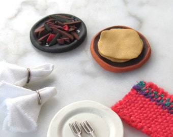 Dollhouse Miniature Food Corn Tortillas and Sliced Beef Plates, 1:12 Artisan Mini Mexican Cocina Southwest Fiesta Dining Kitchen Table Decor