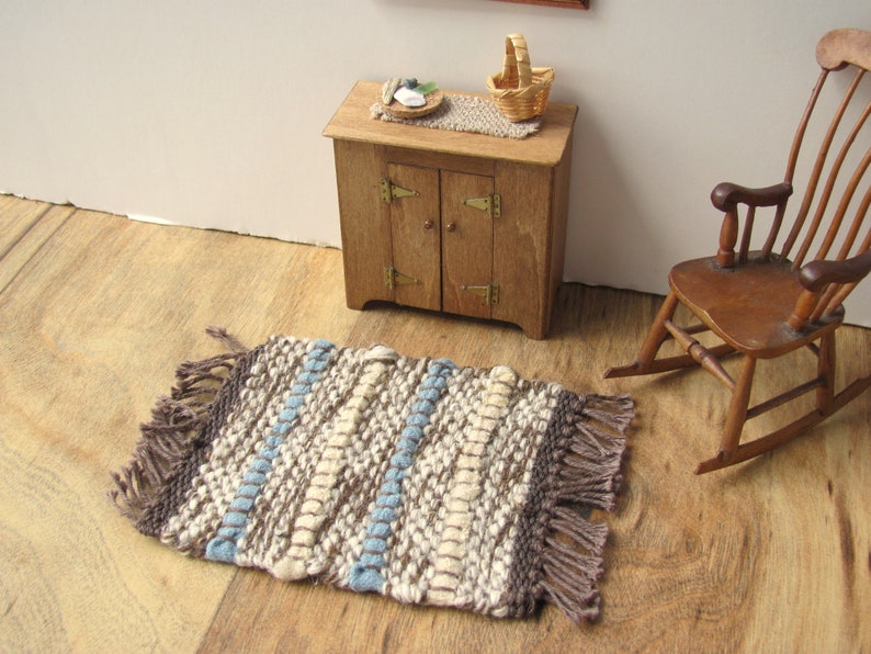 Dollhouse Miniature Rug, Rustic Primitive Woven Wool Carpet, 1:12 Scale Artisan Handmade Cabin Doll House Furniture in Champagne Blue Brown image 2