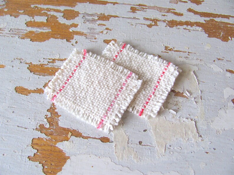 Dollhouse Miniature Placemat, Handmade Woven Pink White Kitchen Table Mat, 1:12 Scale Artisan Doll House Modern Beach Farmhouse Furniture image 4