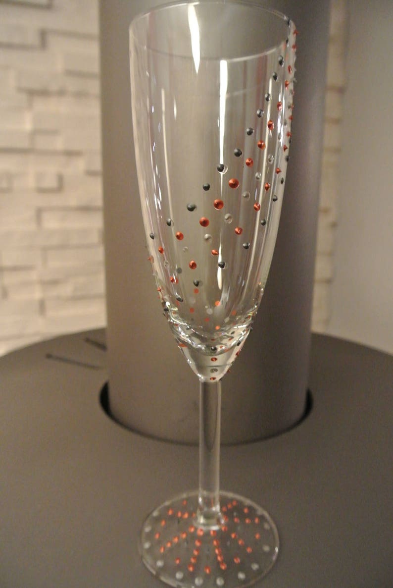 Flûtes à champagne points couleur argentés ,cuivrés, plomb faits au cerne relief image 1