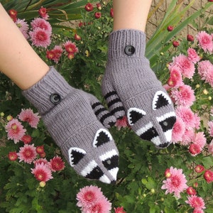 Raccoons mitten. Knitted  mitts with raccoon. Convertible animal mittens. Fingerless raccoon mittens. Raccoon motif arm warmers.Raccoon gift