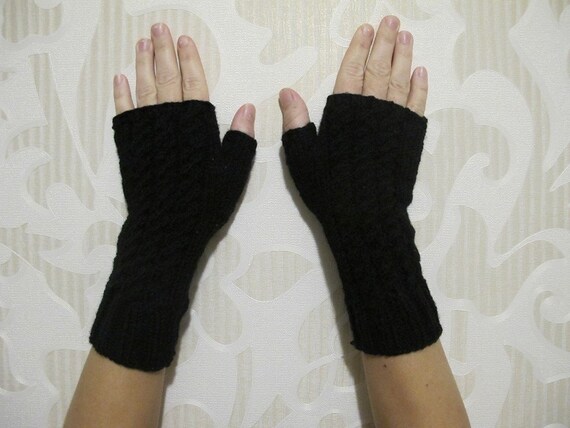 Black fingerless mittens. Hand knit arm