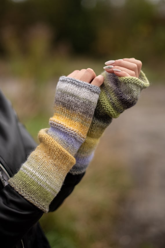 Colourful fingerless gloves outlet
