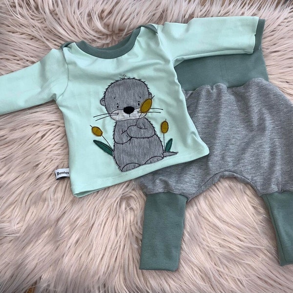 Babykleidung, Newborn Set, Baby-Set, Pumphose, Babyshirt mit Stickerei, Neugeborenenausstattung, Erstausstattung, Motivwahl