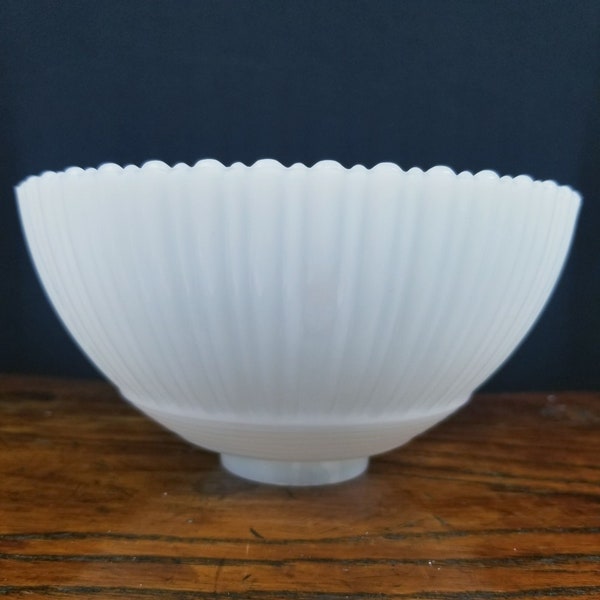 1 White Glass Shade Ribbed Striped Leaf Design Old Replacement Glass Lamp Shade