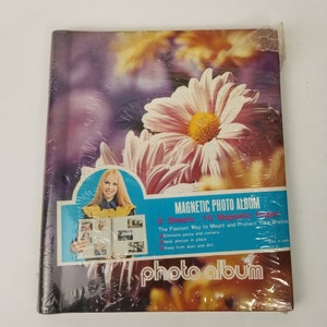 1980s? Photo Album Daisy Floral Image Photo Storage Magnetic 8 Sheet 16 Page