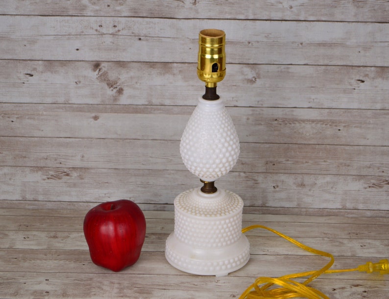 White Hobnail Nightstand Lamp No Shade Rewired 12 Tall W O Yellow Cord