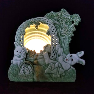 Ceramic Rabbits Lamp 1988 Tampa Bay Mold Night Light Far Off Scenery Rabbit Swing Chickens & Basket