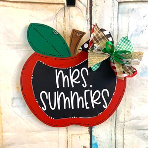 Apple Teacher Door Hanger, Apple Sign, Teacher Door Hanger, Teacher Gift, Back to School Sign, Classroom Door Hanger, Teacher Christmas Gift