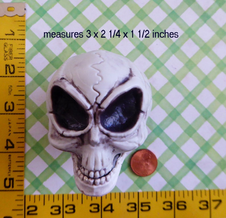 E.T. Alien Skull Silicone Mold for DIY Crafts. Chocolate Candy, Cupcake