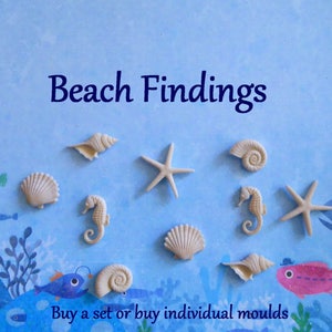 K&ouml;nnte beinhalten: Eine Auswahl an beigefarbenen Muschel- und Seesternformen auf blauem Hintergrund. Das Bild zeigt verschiedene Meereskreaturen, darunter Seepferdchen und Muscheln. Der Text "Beach Findings" steht oben, mit "Buy a set or buy individual moulds" unten.