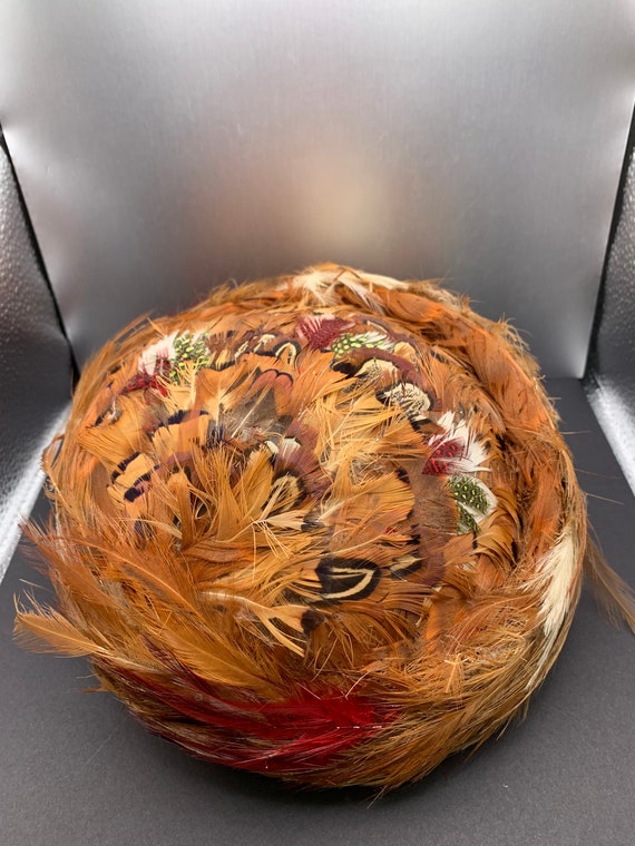 1930s Ladies’ Multicolored Feather Hat - image 2