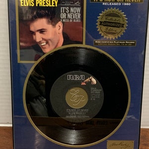 Vintage Elvis Its Now or Never Framed Collectible 45 immagine 1