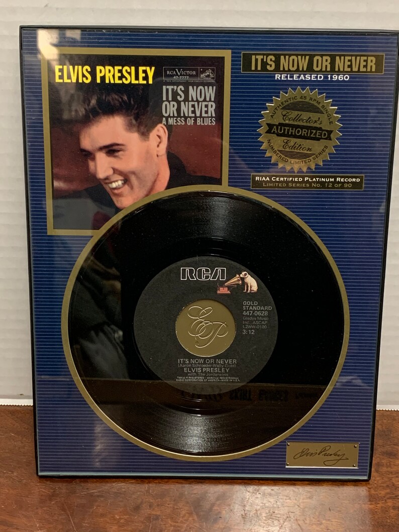 Vintage Elvis Its Now or Never Framed Collectible 45 immagine 1