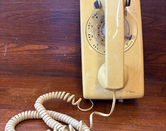 Teléfono de pared antiguo Yellow Bell