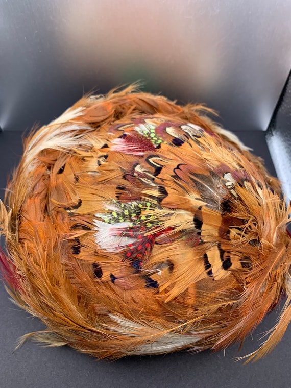 1930s Ladies’ Multicolored Feather Hat - image 4