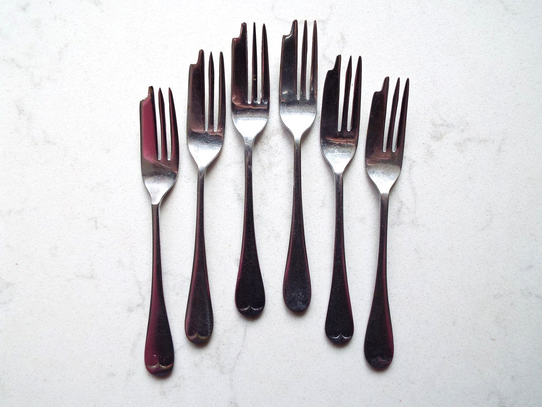 Vintage Cake Forks. Complete Set of Six 1960s Vintage Dessert Forks