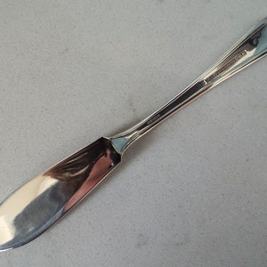 Vintage Butter Knife. 1950s English Silver Plate Butter Knife With Flower Pattern Handle. Perfect For An Afternoon Tea Party Or Cream Tea image 4