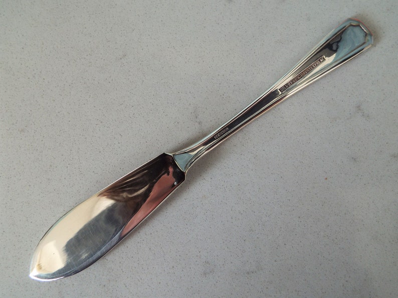 Vintage Butter Knife. 1950s English Silver Plate Butter Knife With Flower Pattern Handle. Perfect For An Afternoon Tea Party Or Cream Tea image 4