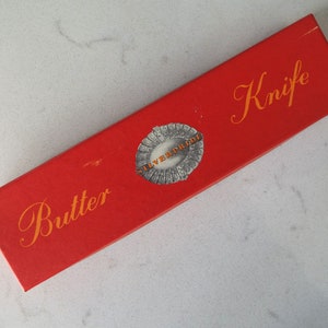 Vintage Butter Knife. 1950s English Silver Plate Butter Knife With Flower Pattern Handle. Perfect For An Afternoon Tea Party Or Cream Tea image 2