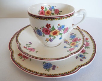 Johnson Bros Pareek Vintage Teacup Trio. 1930s Cream Coloured Tea Cup, Saucer and Cake Plate With Pretty Flowers. Ideal Tea For One Gift