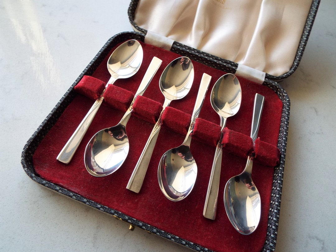 Vintage Viners Teaspoons. Boxed Set of Six English Silver Plated Tea