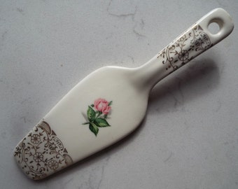 Ceramic Cake Server. Vintage Cake Slice or Pastry Slice. Pink Rose and Gold. For Serving Cakes, Pies and Pastries At An Afternoon Tea Party