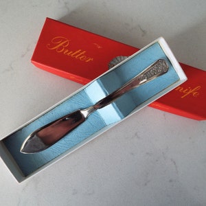 Vintage Butter Knife. 1950s English Silver Plate Butter Knife With Flower Pattern Handle. Perfect For An Afternoon Tea Party Or Cream Tea