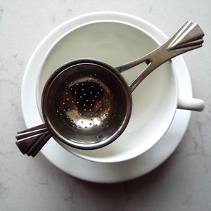 Art Deco Tea Strainer, Silver plated. English Silver Plated Vintage Tea Strainer. Smart Loose Tea Infuser For A Vintage Afternoon Tea Party