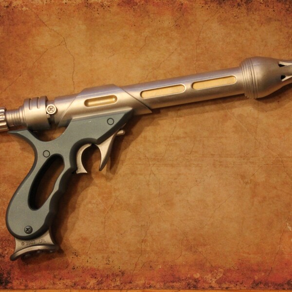 Jango Fett Blaster Star Wars Episode II: Attack Of The Clones. Mandolarian Blaster. Cosplay and movie prop display. With Sound!