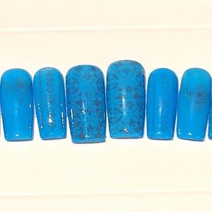 Blue Scroll Coffin Nails