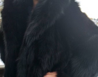 BASIC New in!Natural Real Beautiful BLACK FOX Fur Coat!