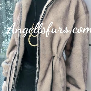 Neu!Natürliche, echte überlegene Qualität FULLSKINS Hellbeiger NERZ-Mantel!