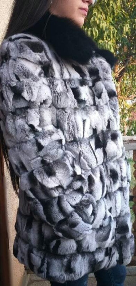 think fur　Rex Like Fur Cocoon Coat REX in Chinchila Color Fur Coat With Fox Collar!brand New Real