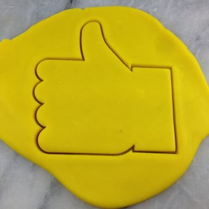 Thumbs Up Emoji Cookie Cutter Outline #1 - SHARP EDGES - FAST Shipping - Choose Your Own Size!