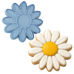 Daisy Cookie Cutter Detailed - SHARP EDGES - FAST Shipping - Choose Your Own Size!