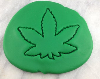 Marijuana Pot Leaf Cookie Cutter Detailed - SHARP EDGES - FAST Shipping - Choose Your Own Size!