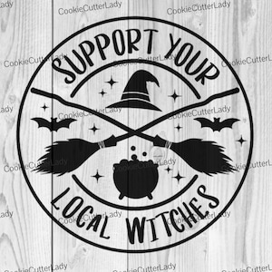 Könnte beinhalten: Schwarzweißes Grafikdesign eines Hexenhutes, Besens, Kessels und Fledermäuse in einem Kreis mit dem Text "Unterstütze deine lokalen Hexen".