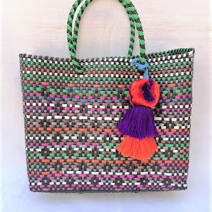pequeña bolsa oaxaqueña con pompom, bolsa de mercado, bolsa de playa, bolsa tejida a mano, bolsa de plástico tehido, bolsa mexicana