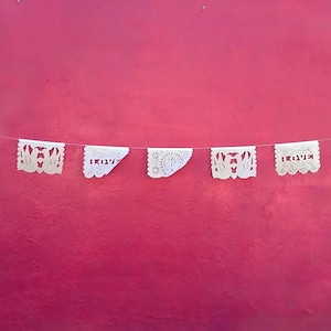 love sol & luna, papel picado, banderitas de boda, banderas papel picado, fiesta mexicana, banderas blancas de papel, boda mexicana, M