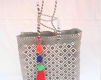 【PORTERNA】Pompom tote bag Forever 21 | Shop Bags – Urban Planet