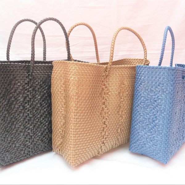 small oaxacan handwoven plastic tote, mercado bag, mexican bags, handwoven bags, mexican plastic bag
